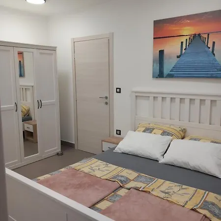 Apartmani Nizic Jadranovo Exterior photo